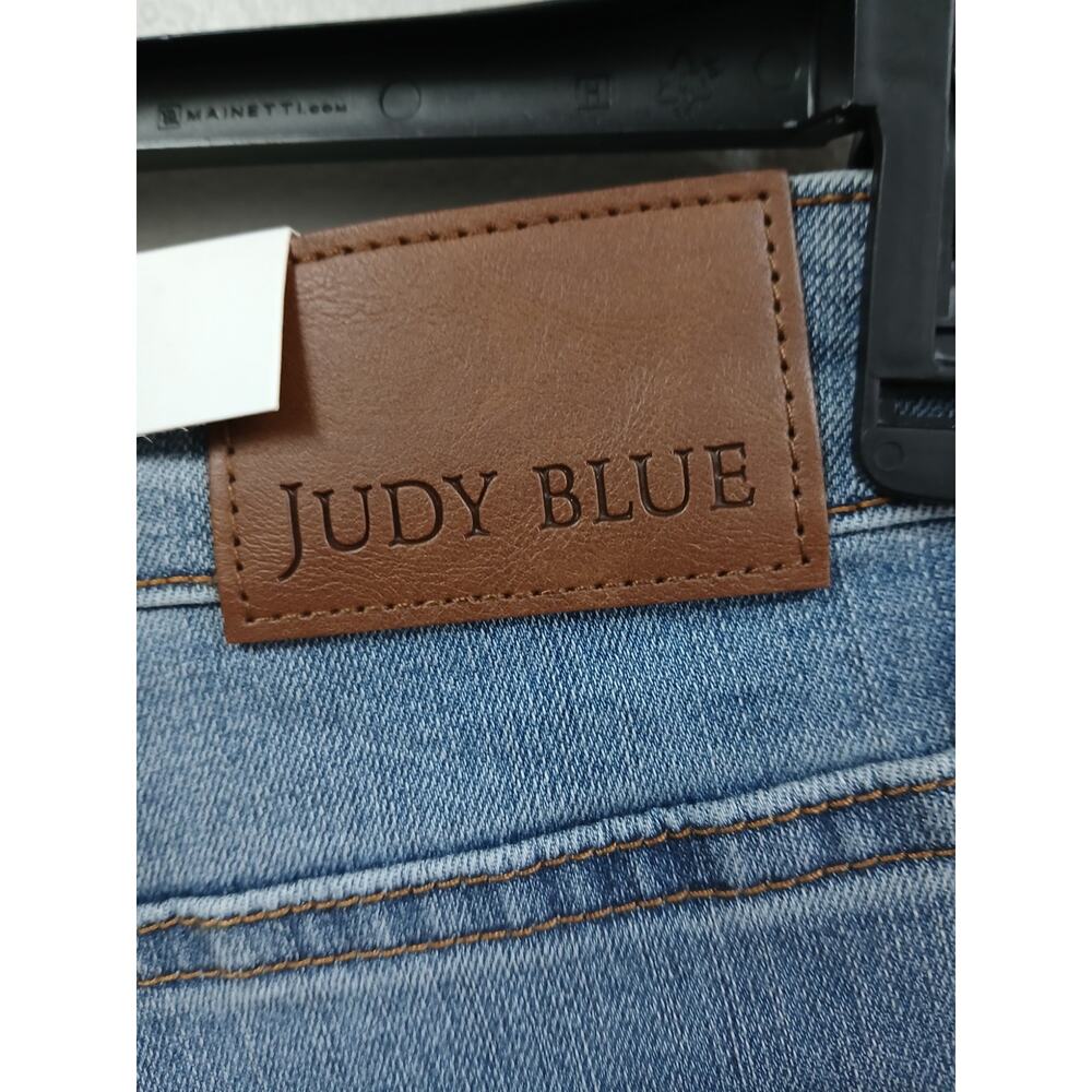 Judy Blue "Stone Cold" Cooling Tummy Control Shorts. - Picture 7 of 9